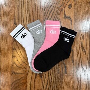 Alo Throwback socks 4 pairs brand new